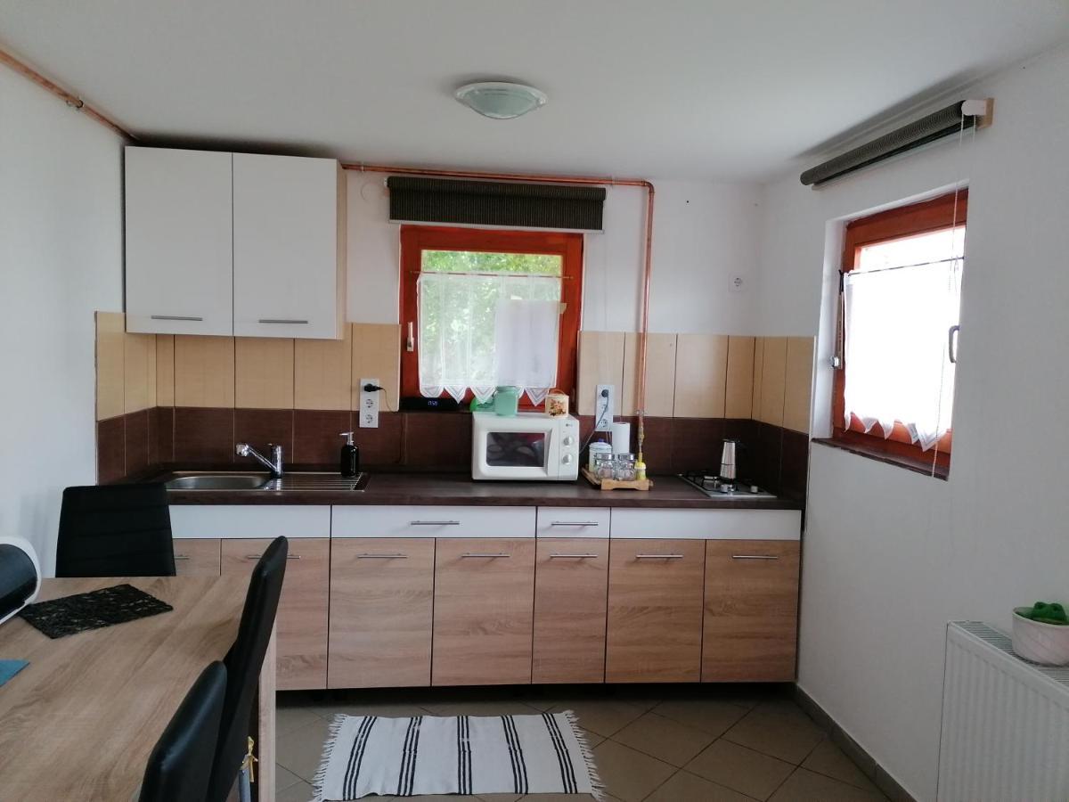 Csonakos Vendeghaz Guest House Tiszafüred Екстериор снимка